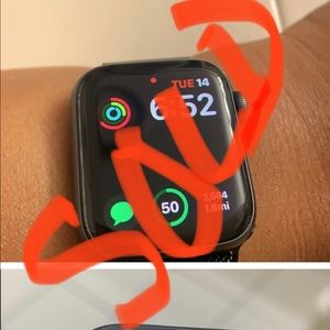 ITEM SOLD PRIVATELY….40mm Apple Watch ⌚️ series 4 Cellular.